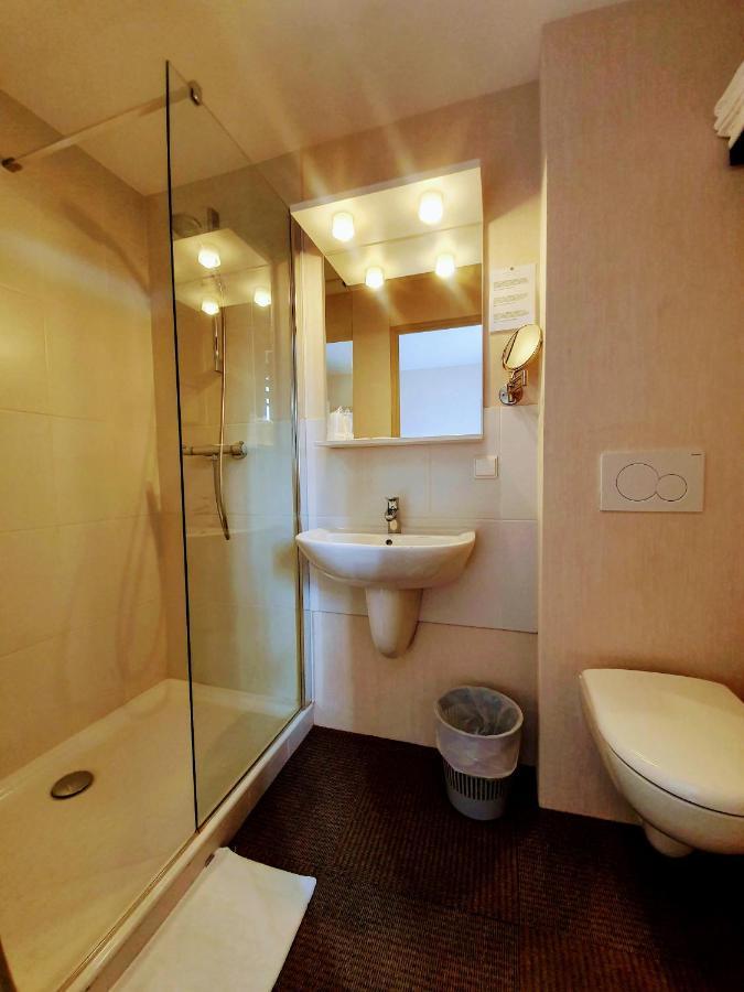 Le Toul' Broch Hotel Баден Екстериор снимка